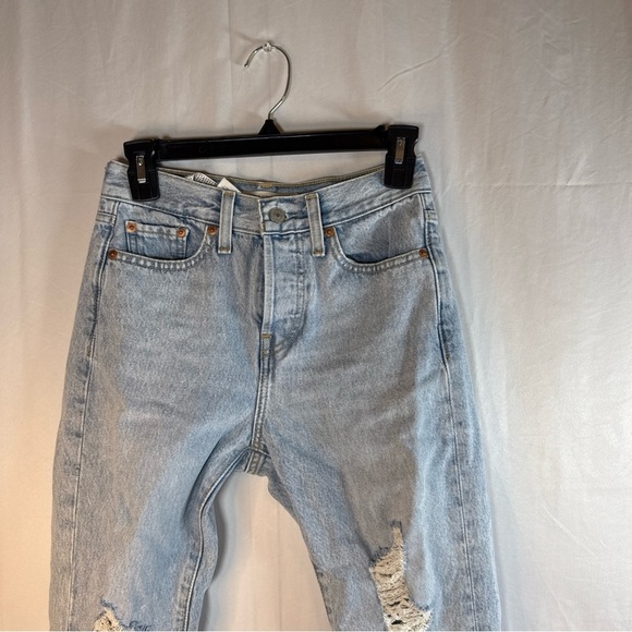 Levi's Light Blue Distressed Straight Leg Jeans Size 25 Preowned - Picture 2 of 11